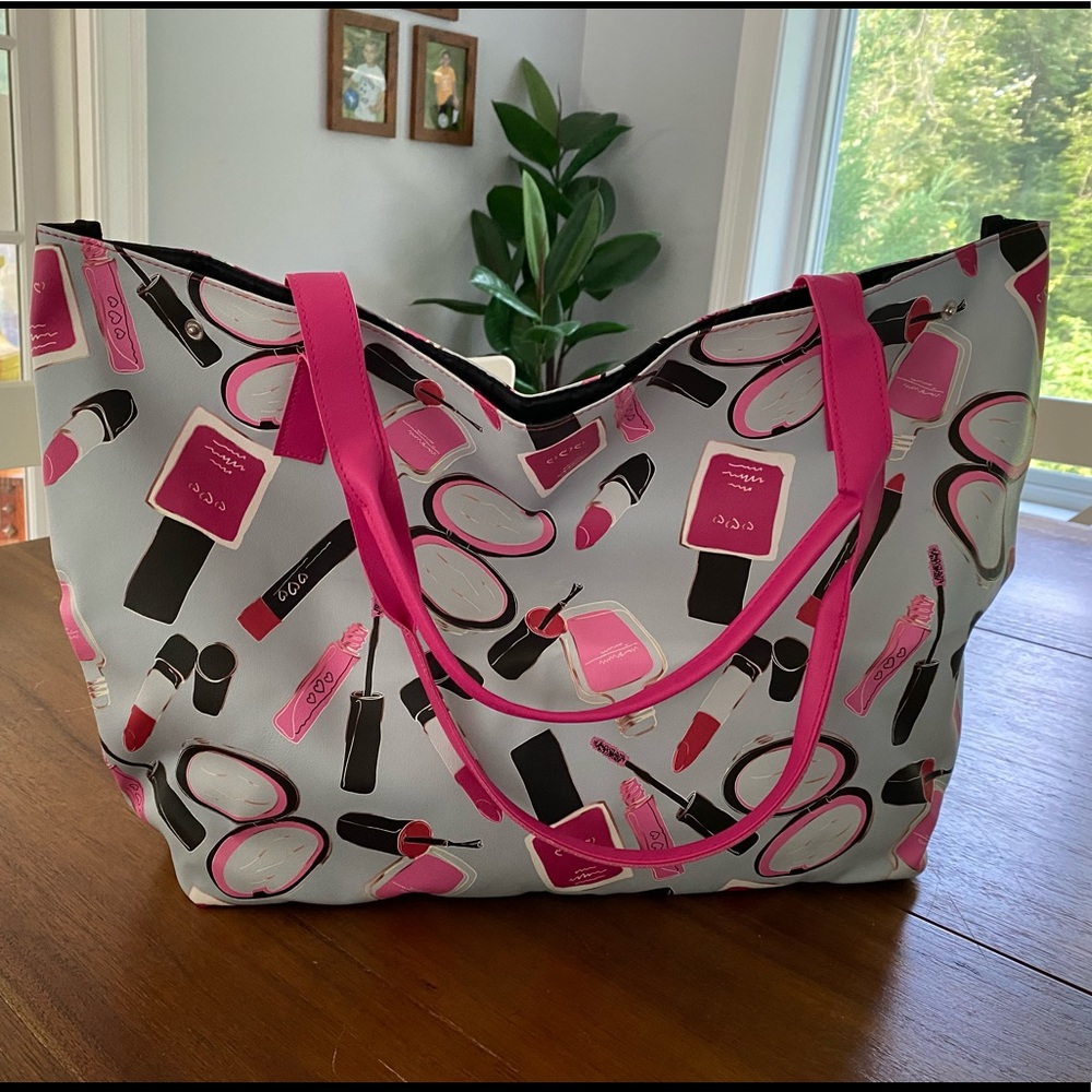 Travel tote